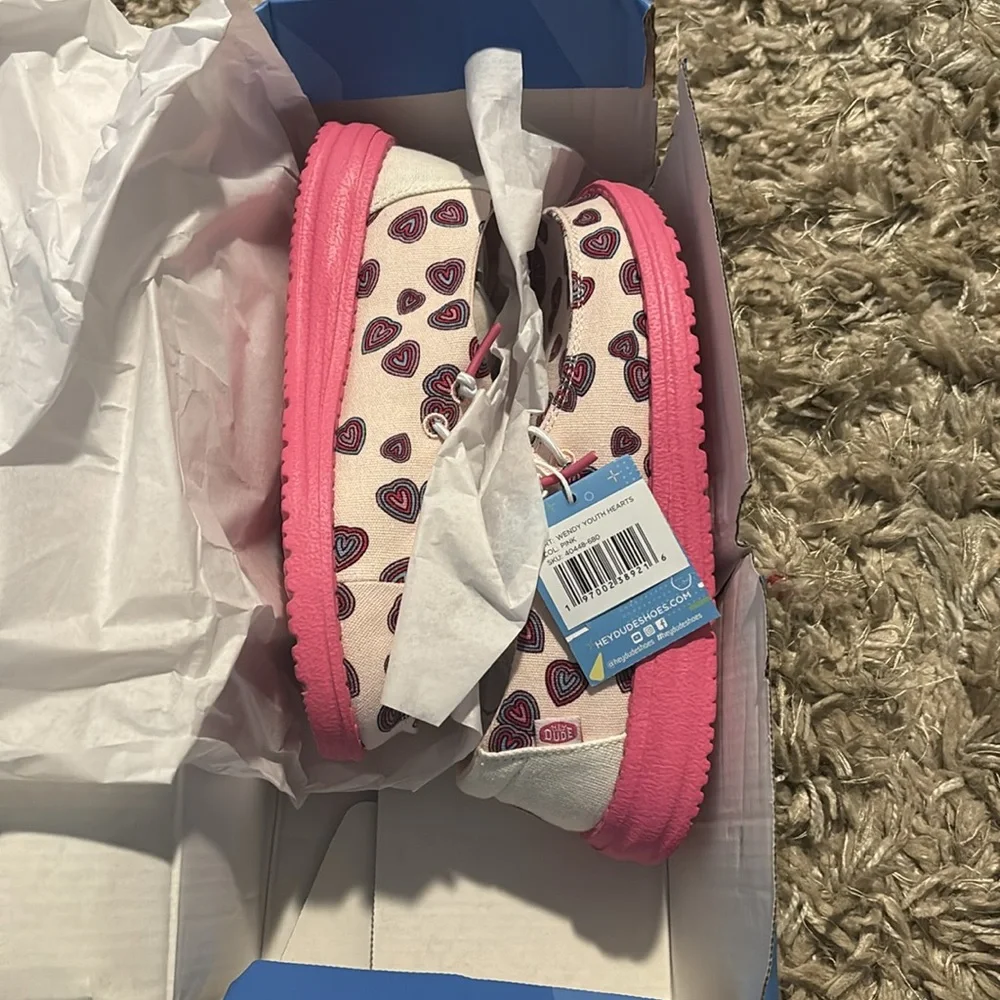 Hey Dude Wendy Youth Hearts Pink Size 5 | Kids Shoes | Kids Slip-on Loafers - Picture 3 of 4